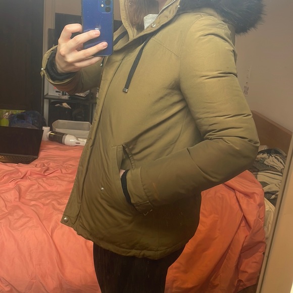 Zara Olive Green Winter Coat with Faux Fur Lining- Size Medium - Picture 3 of 8